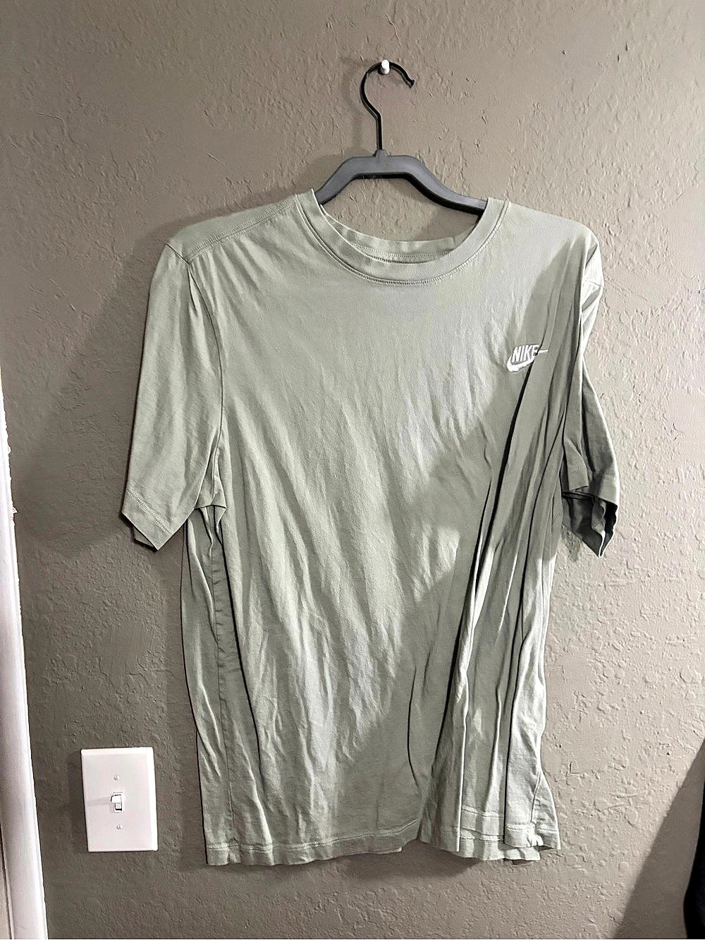 Nike The Nike Tee Short Sleeve Tee in Green